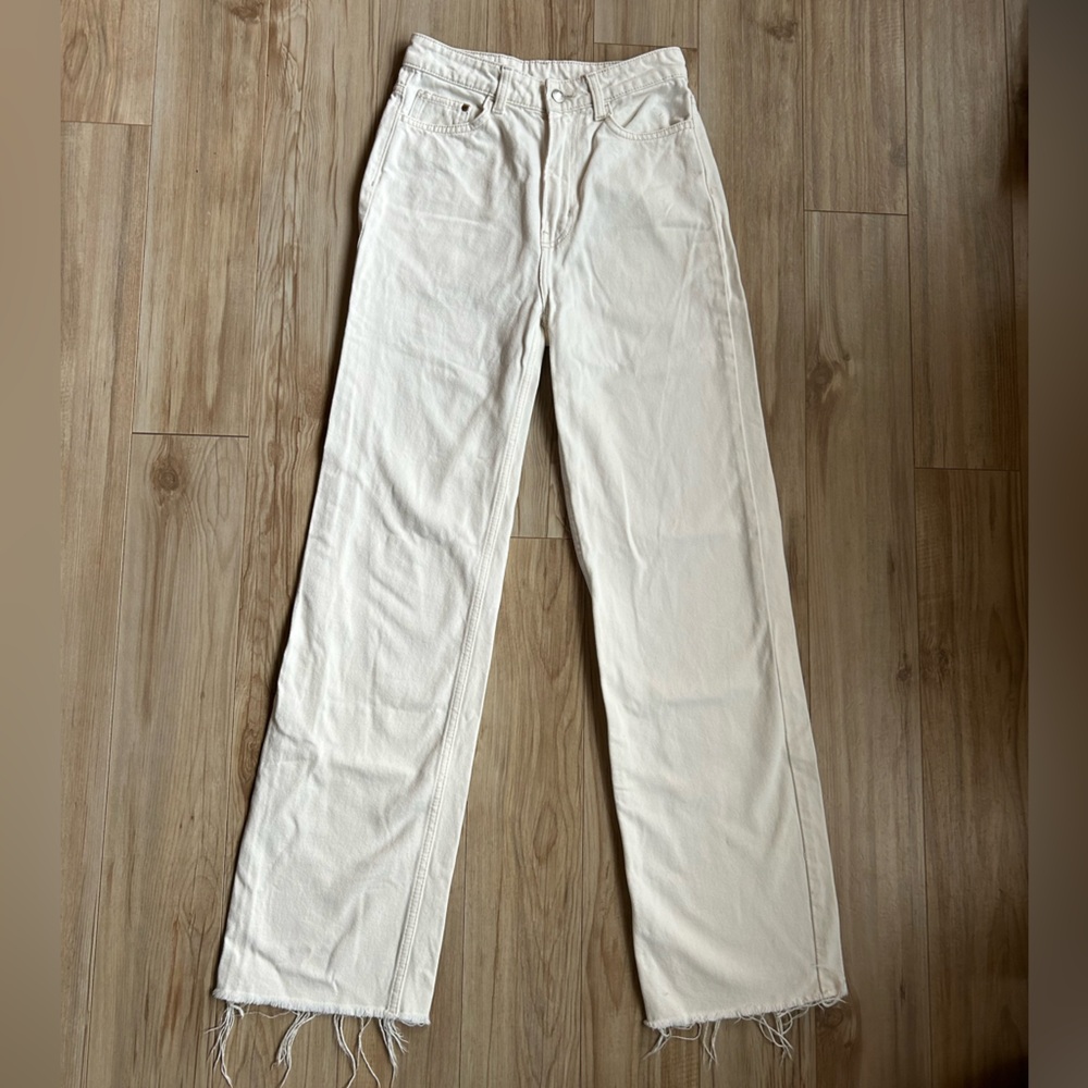 H&M High Waisted White Jeans